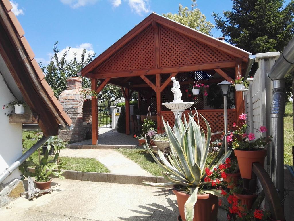 Agávé Apartman Sarvar Exterior foto